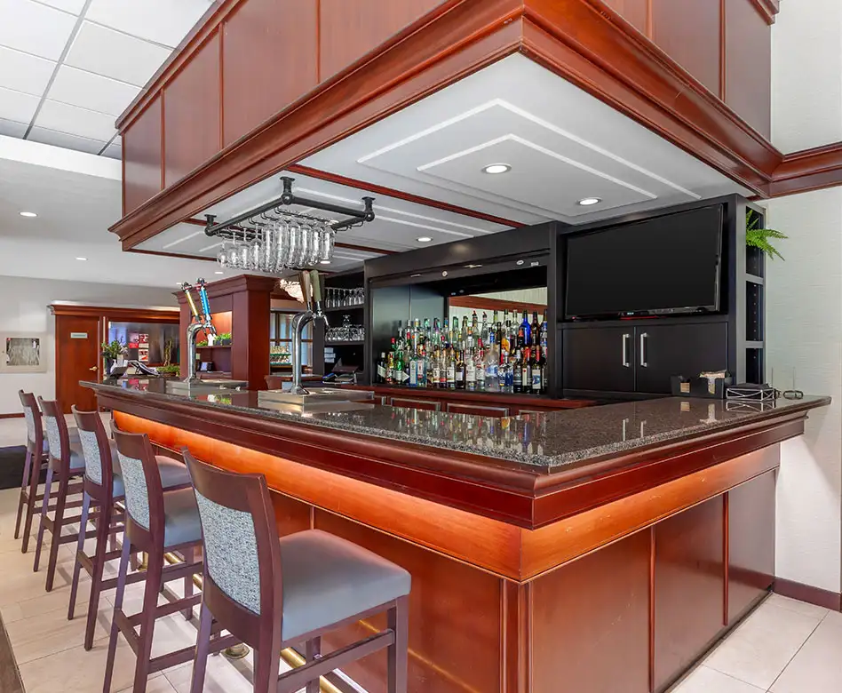 Bar & Lounge