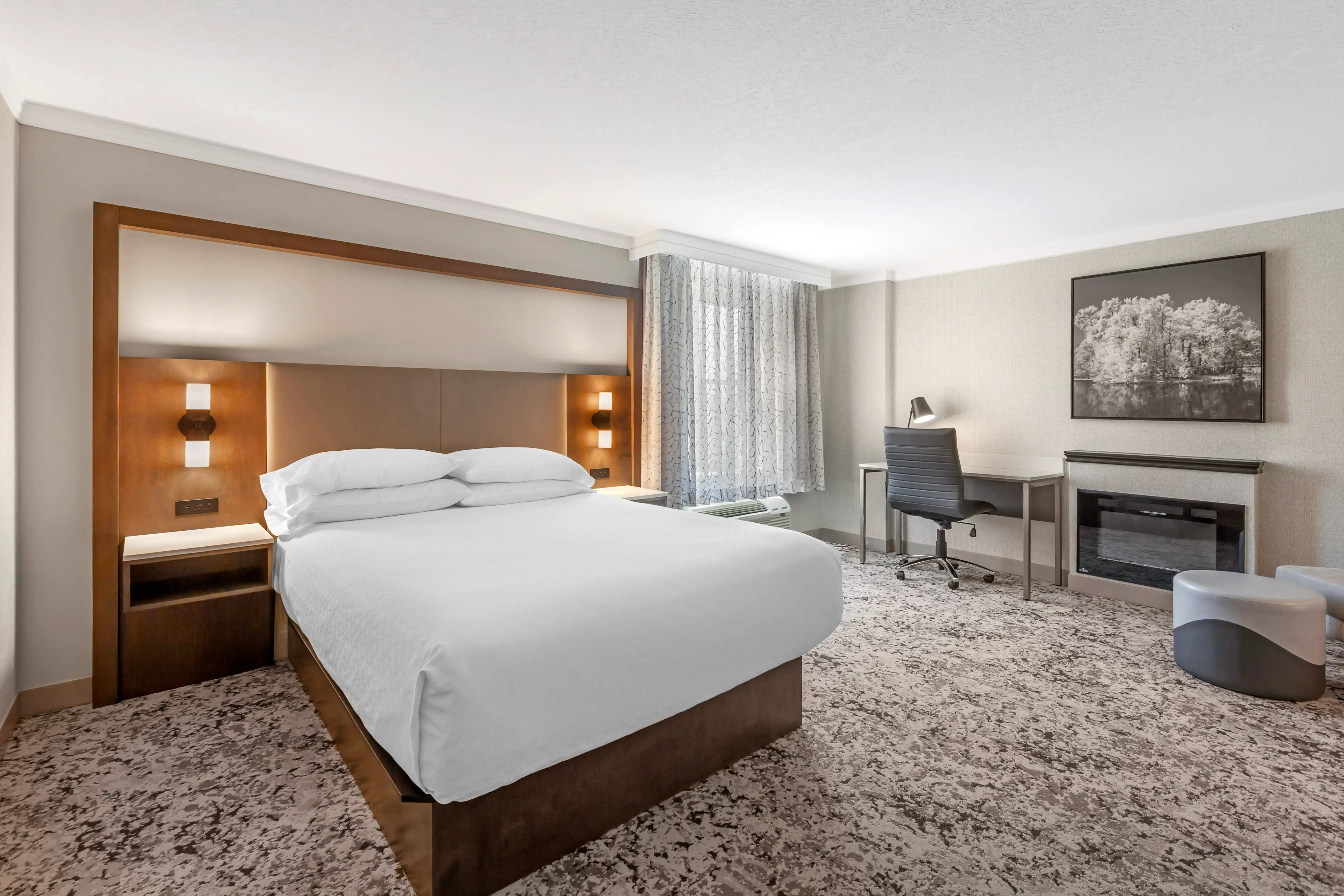 Queen Corner Suite